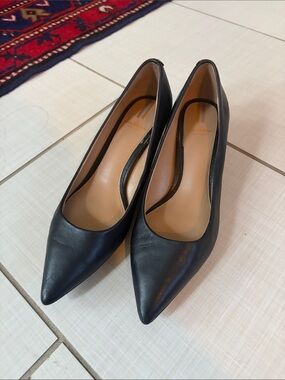 Sam Edelman Black Pointed-Toe Leather Pumps